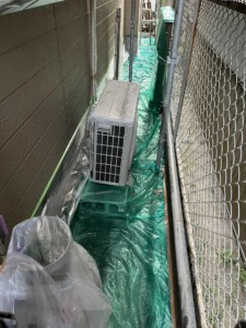 下塗り終わって中塗に入りました～ ｜ 外壁塗装　福岡市南区