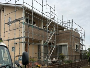 築14年経ちます。外壁のコーキングの劣化が気になります！そろそろ塗装をした方がいいですか？