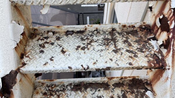 外階段の補修と塗装はできますか？｜福岡市リフォーム　想いを形に工房　想いを形に外壁塗装