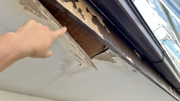 軒天から雨漏りが発生する原因についてご紹介します！　｜福岡市南区　想いを形に工房　想いを形に外壁塗装