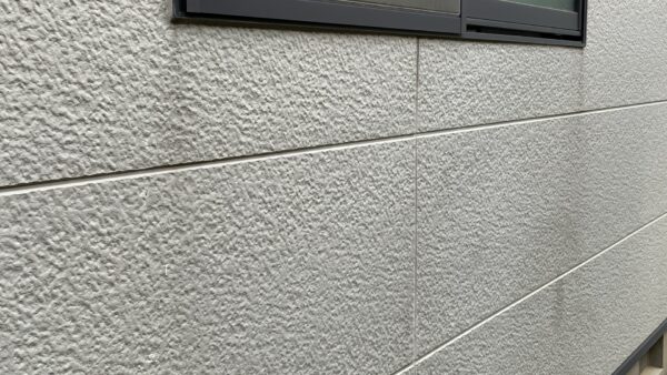 外壁の黒い汚れはなぜつく？除去方法もご紹介！　｜福岡市南区　想いを形に工房　想いを形に外壁塗装